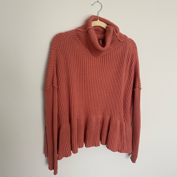 ❌SOLD❌ 💗HP! Free People Layercake Turtleneck - Picture 4 of 8